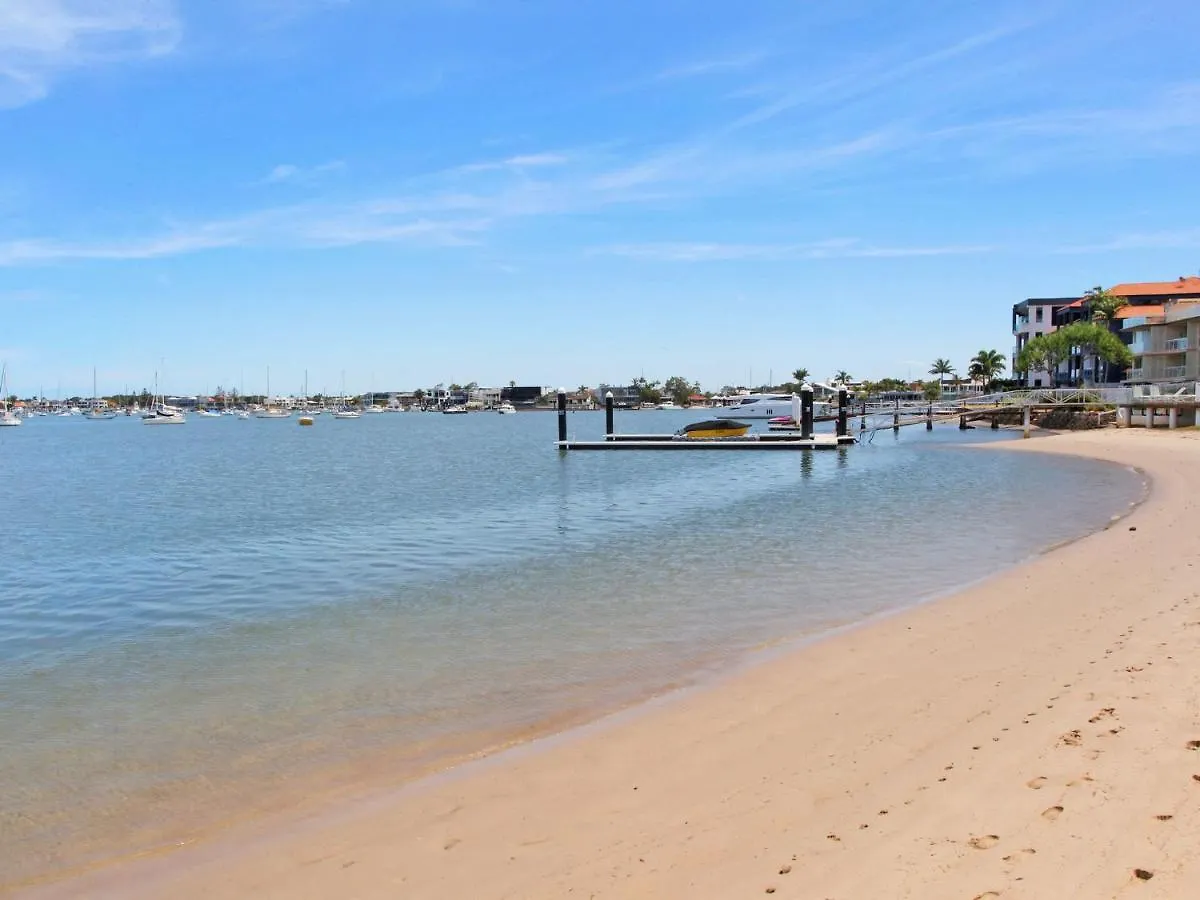 3 Bedroom Unit With Views Of Marina, Close To Beach Mooloolaba 0*,  Avustralya